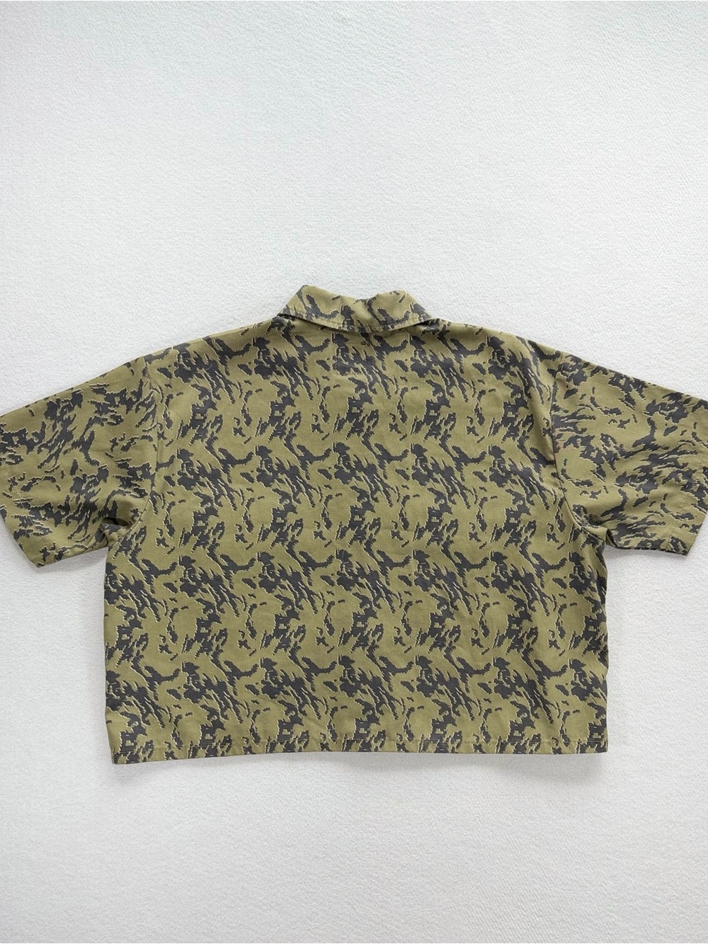 Dickies Women’s Cropped Camo Button Up Shirt Large Gorpcore Utility - Picture 5 of 10